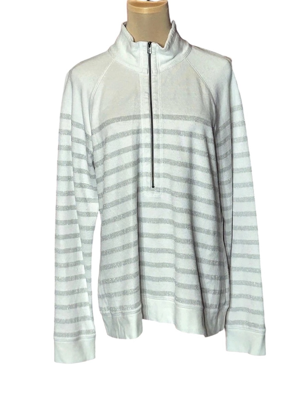 Banana Republic Striped Half-Zip Pullover in White & Gray Large Like New